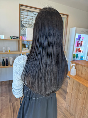 柔らかいストレートヘア