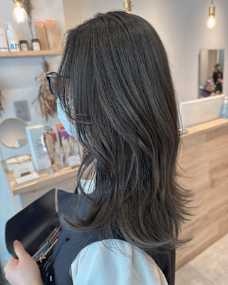 大串◎ミディアムグレージュ