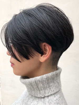 メンズライクショートツーブロック 前下がりハンサムショート