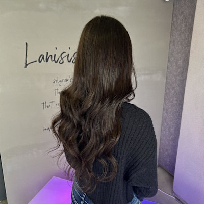 ダークブラウン