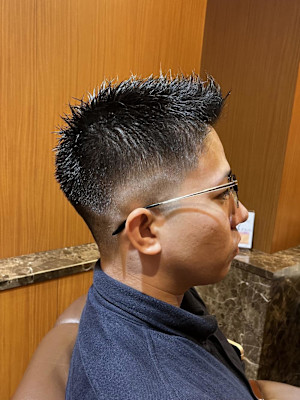 銀座　理容室　ベリーショート　フェードカット