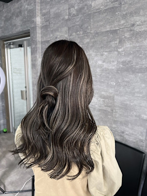 _WHITE 天神店×ロング