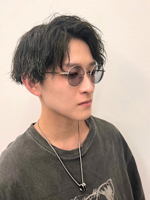 刈り上げマッシュ　緩めツイストスパイラル