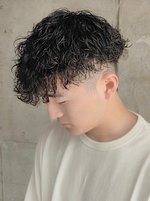 波巻きパーマ　ツーブロック　メンズショート　マッシュパーマ