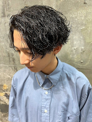 ツーブロック　束感　波巻きパーマ