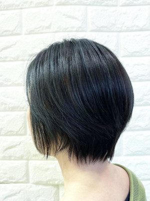 ショートボブ/ネイビー色