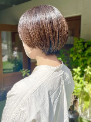 ショートボブ　30代40代　顔周りカット　ブラウンアッシュ