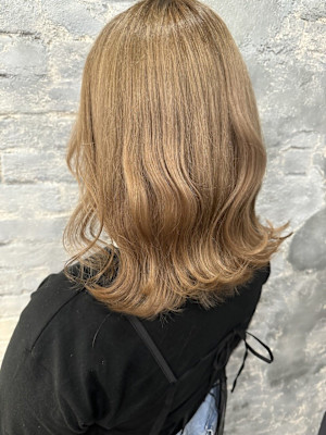 ミルクティーベージュイルミナカラー池袋