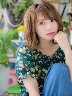 くせ毛風無造作カール♪小顔ゆるふわミディ　ニュアンスカラー