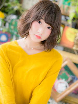 斜めバング☆ゆるふわ小顔ボブ　カーキベージュ