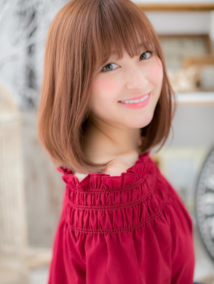 大人かわいいツヤ髪ピンクベージュ前下がり　ニュアンスカラー