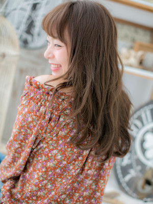 ミルクティーカラーくせ毛風小顔韓国風ロング　レイヤーロング