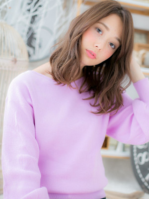 バレイヤージュ外国人風小顔抜け感セミディ　グレーベージュ