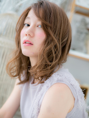 インナーカラーくせ毛風透け感エアリーミディ　シルキーベージュ