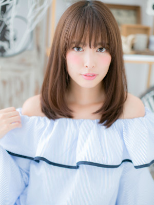 オリーブグレージュ斜めバング小顔ワンカール　アースカラー