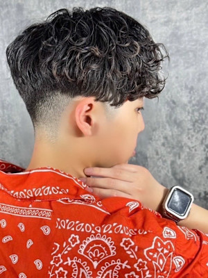 テーパーフェードパーマ