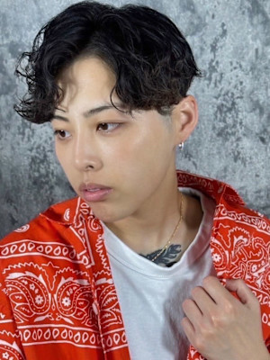 テーパーフェードパーマ