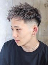 フェードカット　シルバー　メンズショート　ツイストパーマ