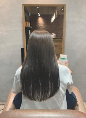 オリーブベージュ