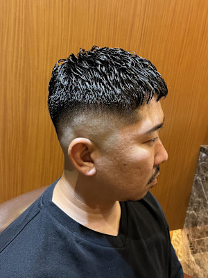 銀座　理容室　スキンフェード　クロップ　アイロンパーマ