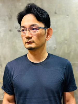 ビジネスヘア アップバング ツーブロック 黒髪 メンズカット