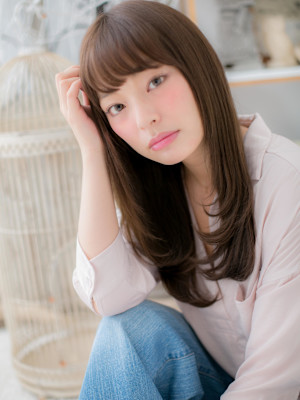 オリーブグレージュ前下がりレイヤーロング　グレーベージュ