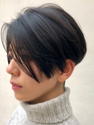 メンズライクカット個性的でかっこいい前下がりツーブロック