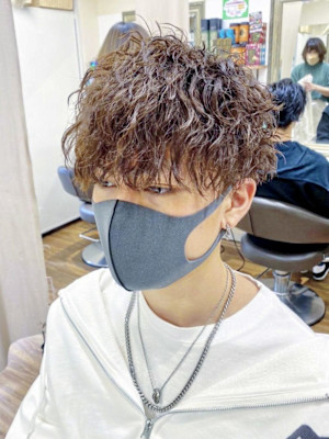 横浜メンズツイストパーマツイストスパイラルマッシュパーマ眉毛