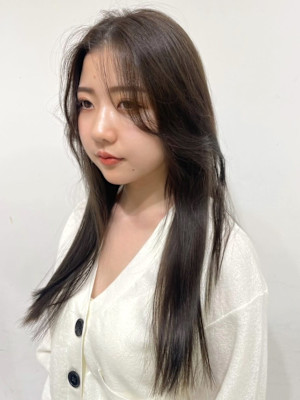 フェイスレイヤー センターパート ロング オリーブベージュ