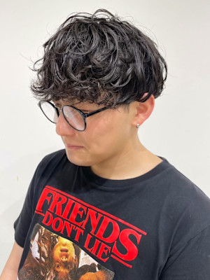 ナチュラルパーマ ツーブロックマッシュ 束感スタイリング