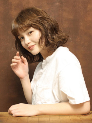 ミディアムボブ