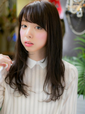 清楚で大人かわいい◎黒髪小悪魔ロング