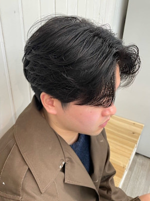 メンズカットアッシュブラックカルマパーマセンターバング渋谷