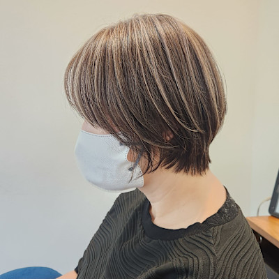 カット白髪ぼかしハイライトカラー