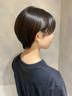 丸みショート/クビレ/前髪あり/柔らかブラウン/30代40代
