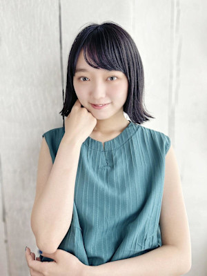 外ハネクールボブスタイル