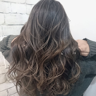 カット＋グラデーションカラーブリーチカラー