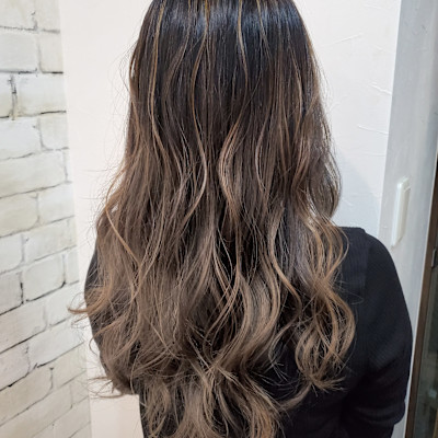 カット＋グラデーションカラーブリーチカラー