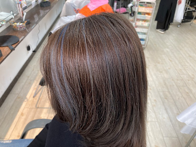 カット、カラー、トリートメント