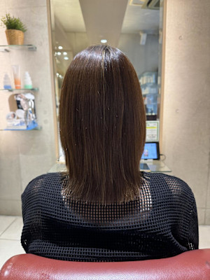 ストンと伸ばし中レイヤーボブ