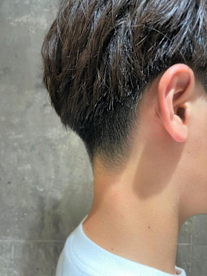 ツーブロック　刈り上げ　自然なマッシュ　20代　30代