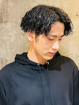 束感　ツイストスパイラルパーマ　センターパート