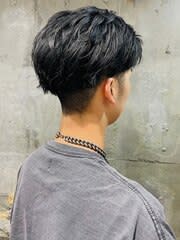 ツーブロックマッシュ　黒髪　学生