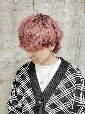 マッシュウルフ×ピンク　ハイトーン　ブリーチ