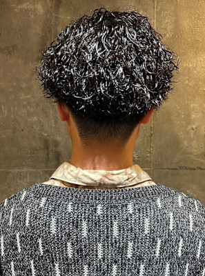 メンズカット　ツーブロック　束感　波巻きパーマ