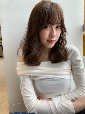 大人可愛い大人美人ふんわりカール小顔カットくびれレイヤー