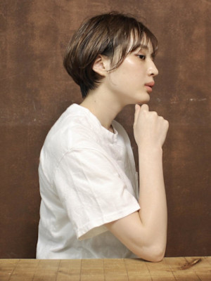 カジュアルショートボブ