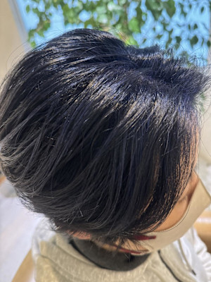 〜大人女性のブルーブラックカラー〜