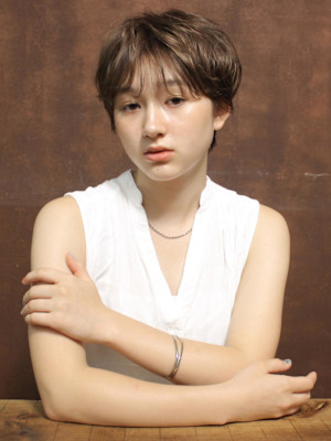 カジュアルショート