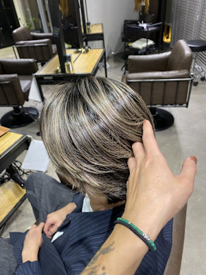 ウルフアッシュブラックカルマパーマベリーショート